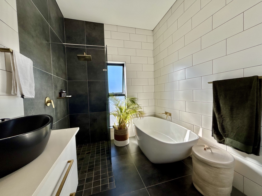 4 Bedroom Property for Sale in Sandown Western Cape